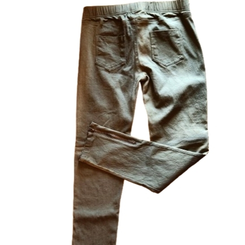 Source Unknown Green Skinny Pants with Sleek Fit